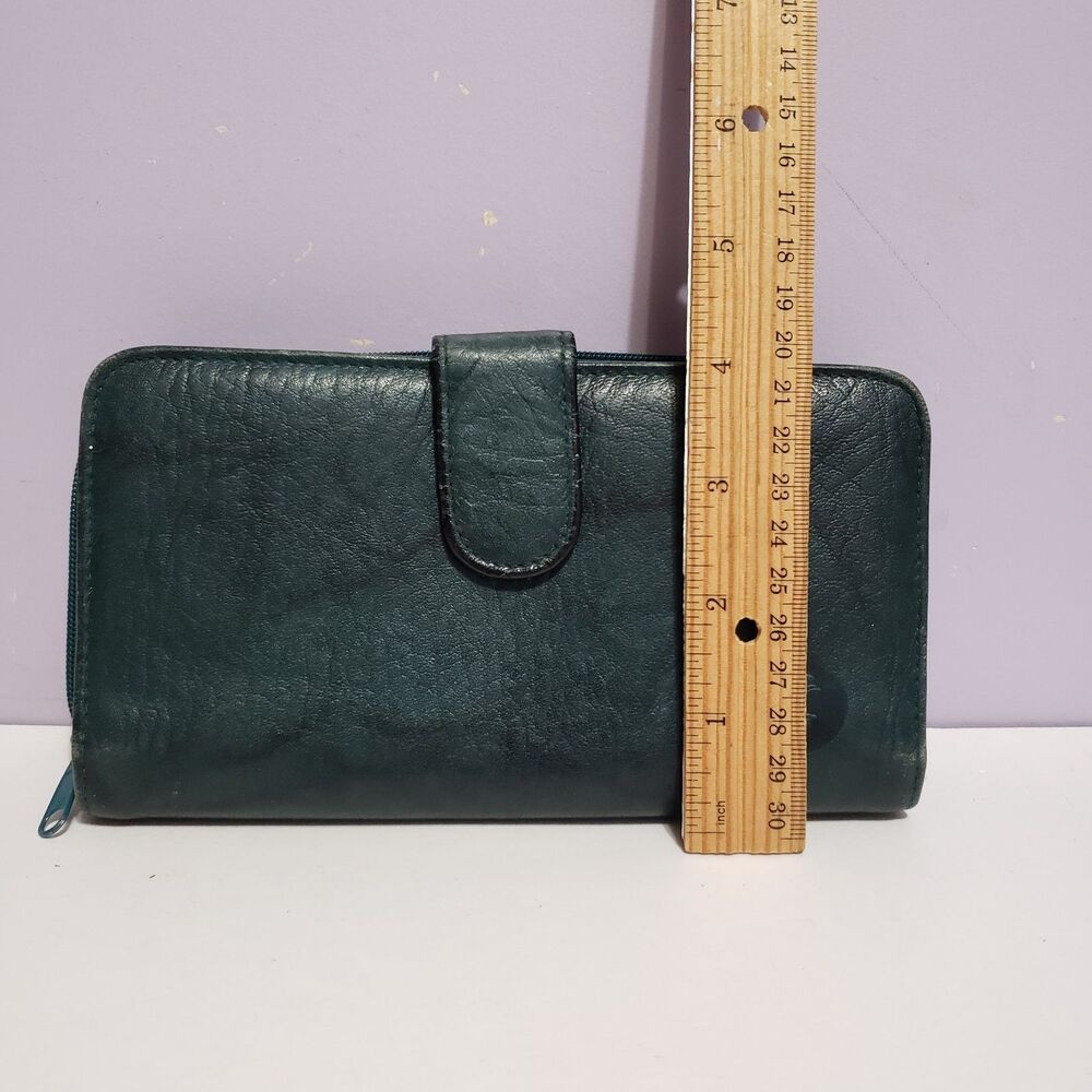 Buxton Genuine Leather Green Women's Zip Around Wallet 7"×4" - Picture 3 of 10